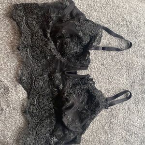 Black lace Bralett (never used tags ripped off)